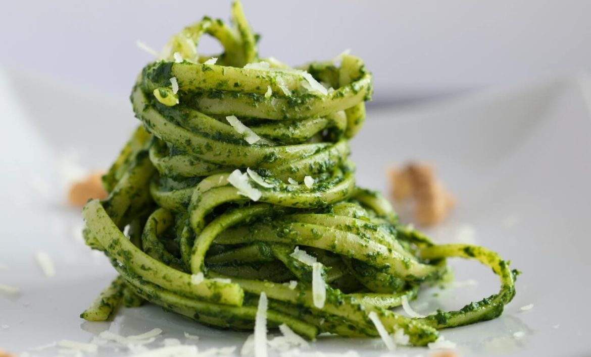 pesto aguacate vegano